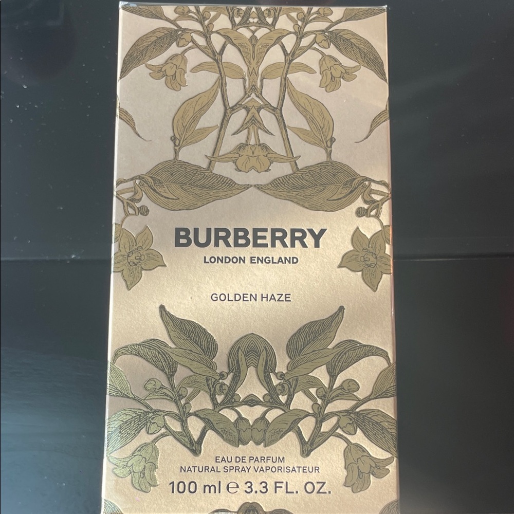 Burberry Golden Haze Perfume with Gold and Cream Design